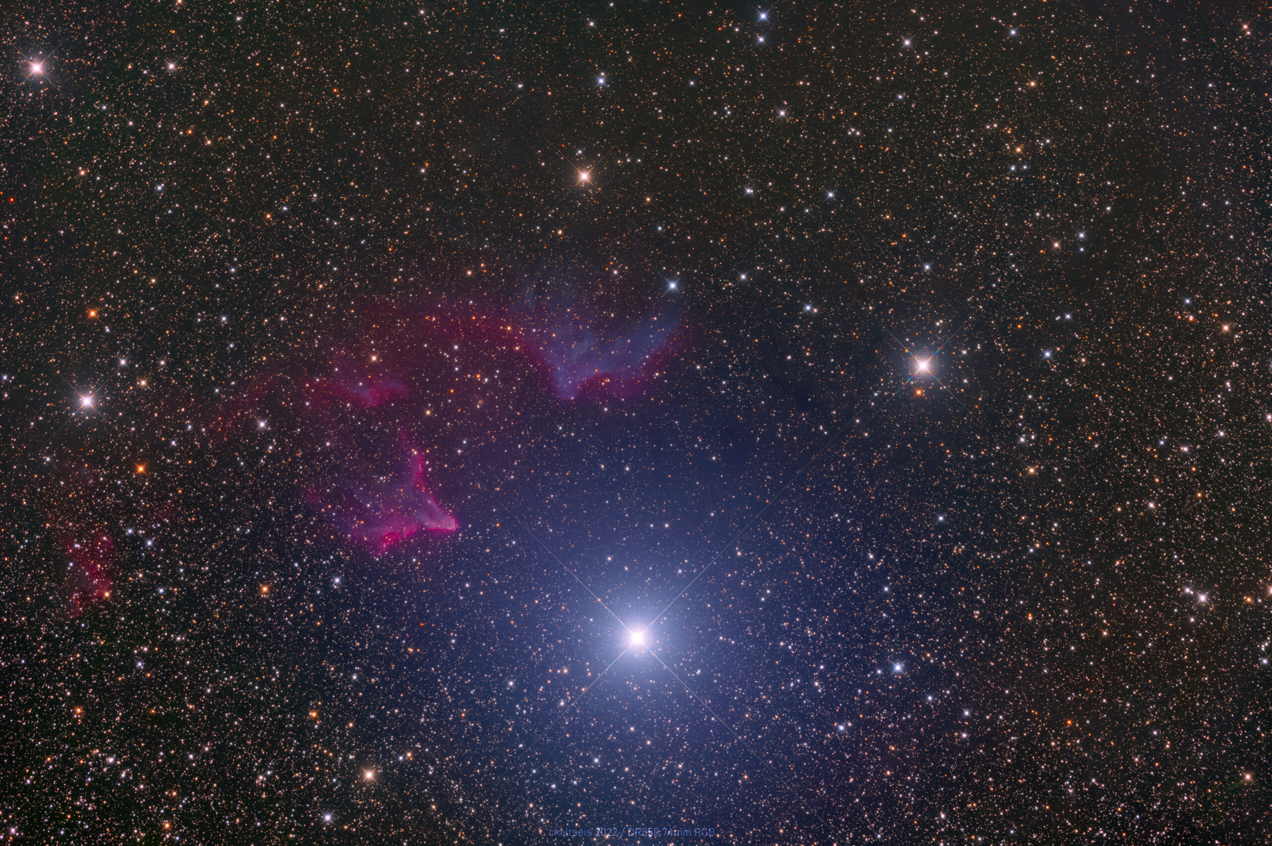 IC63 aufgenommen mit PlaneWave Delta Rho 350 f/3-Teleskop mit Cassegrain-Fokus, Kamera QHY600M
